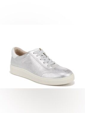 LifeStride Silver Metallic Happy Hour Sneaker, Size 7.5, Great Condition!